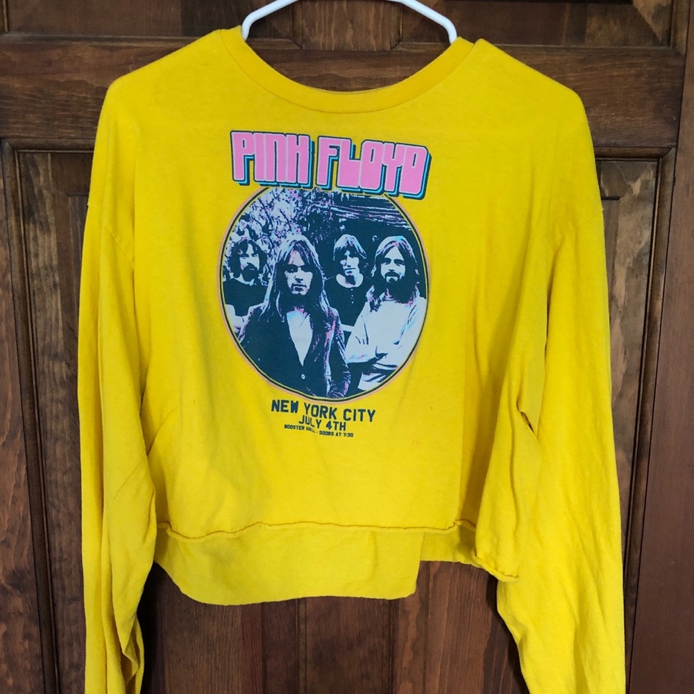 Cropped Graphic Tee